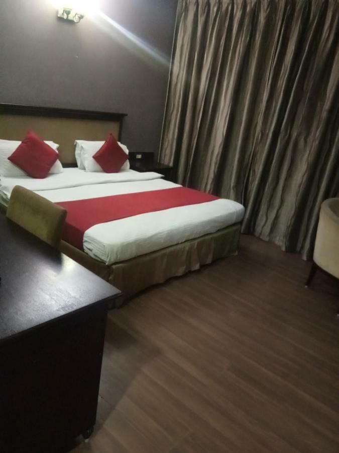 Hotel One Place Hyderabad Exterior photo